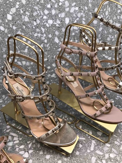 Valentino Garavani - Sandals - Sandales Rockstud Doré for WOMEN online on Kate&You - 105 K&Y1495