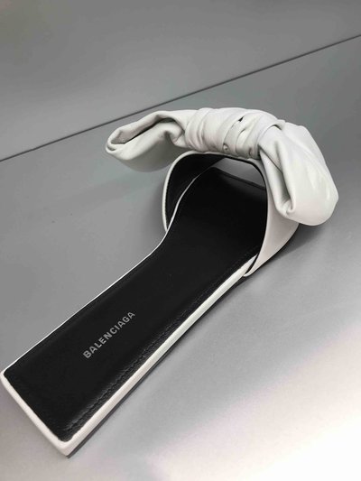 Balenciaga - Mules - Mules Plates Square Knife Bow for WOMEN online on Kate&You - 579292WAWN09000 K&Y1538
