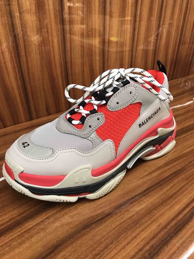 Balenciaga - Baskets pour HOMME Triple S online sur Kate&You - K&Y1717